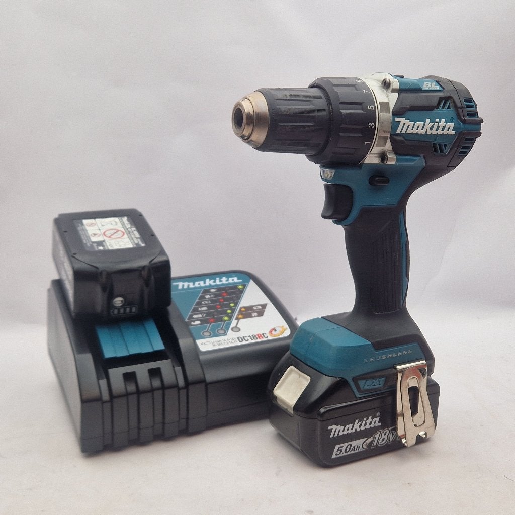 Makita DDF484 Boor-/schroefmachine Incl 2x 18V 5.0 en lader, Ophalen of Verzenden, Gebruikt, Boor- en Schroefmachine