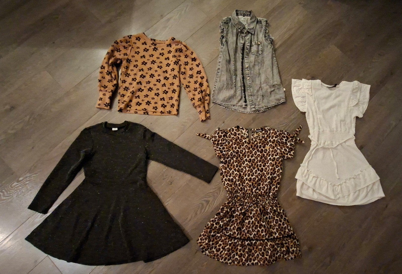 Te koop z.g a.n meisjespakket 122/128 (3  foto's), Ophalen of Verzenden, Zo goed als nieuw, Maat 128