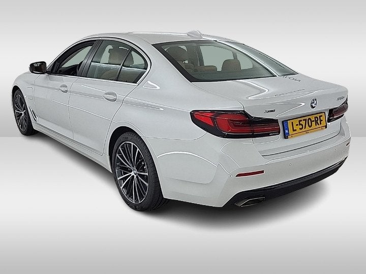 BMW 5 Serie 545e xDrive Business Edition Plus 1e-Eig. & Deal, Auto's, 12 maanden, Gebruikt, Euro 6, 394 pk
