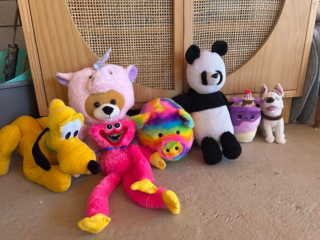 Diverse knuffelcollectie: Pluto, Huggy Wuggy, panda en meer, Gebruikt, Overige merken, Disney, Geel