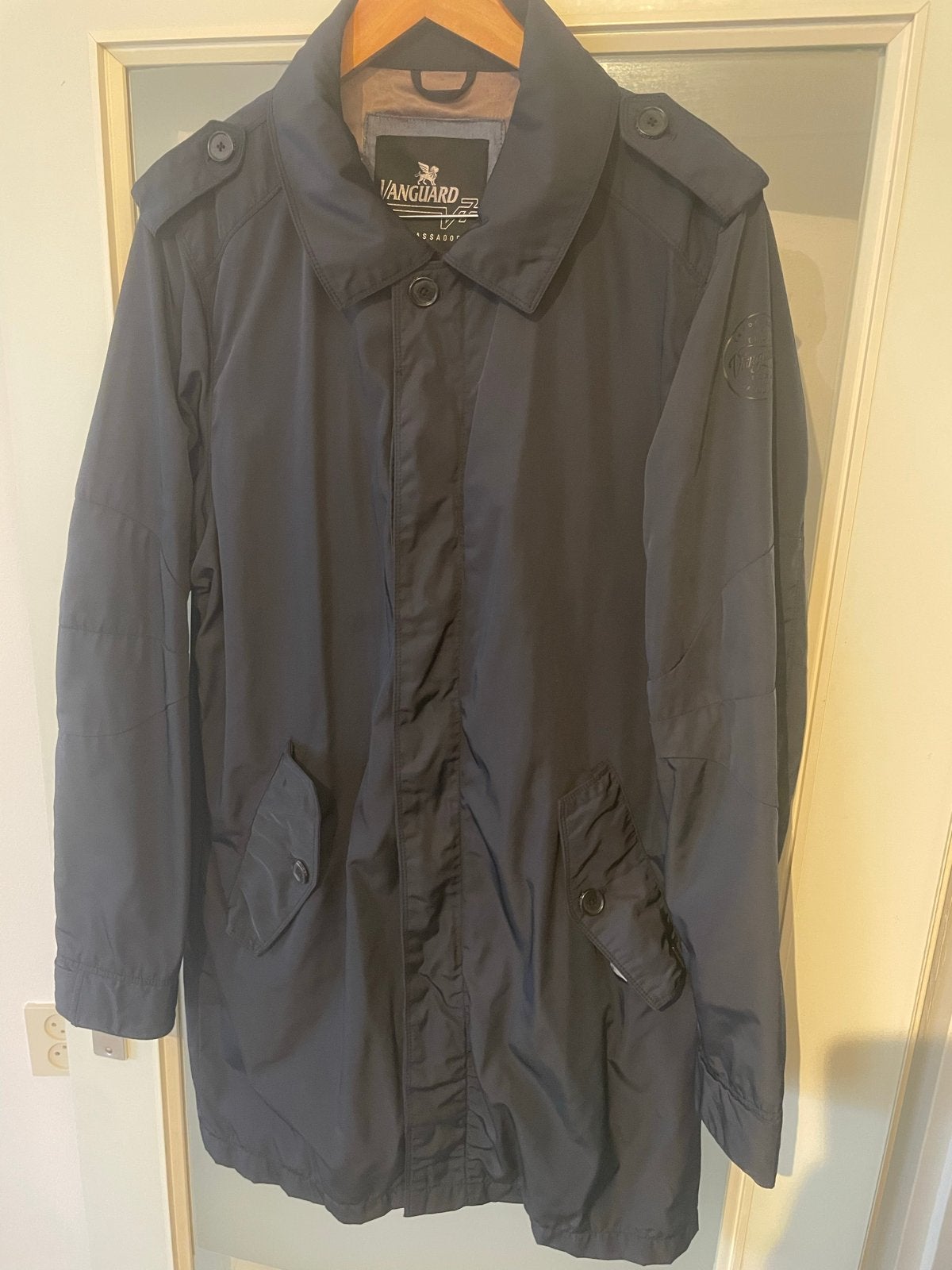 Nette Vanguard trenchcoat XXL (valt als XL), Ophalen of Verzenden, Zo goed als nieuw, Maat 56/58 (XL), Blauw