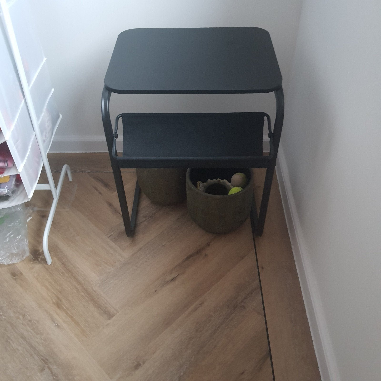 in nieuwstaat handig bijzet/laptoptafeltje, Ophalen, Nieuw, Rechthoekig, Overige materialen
