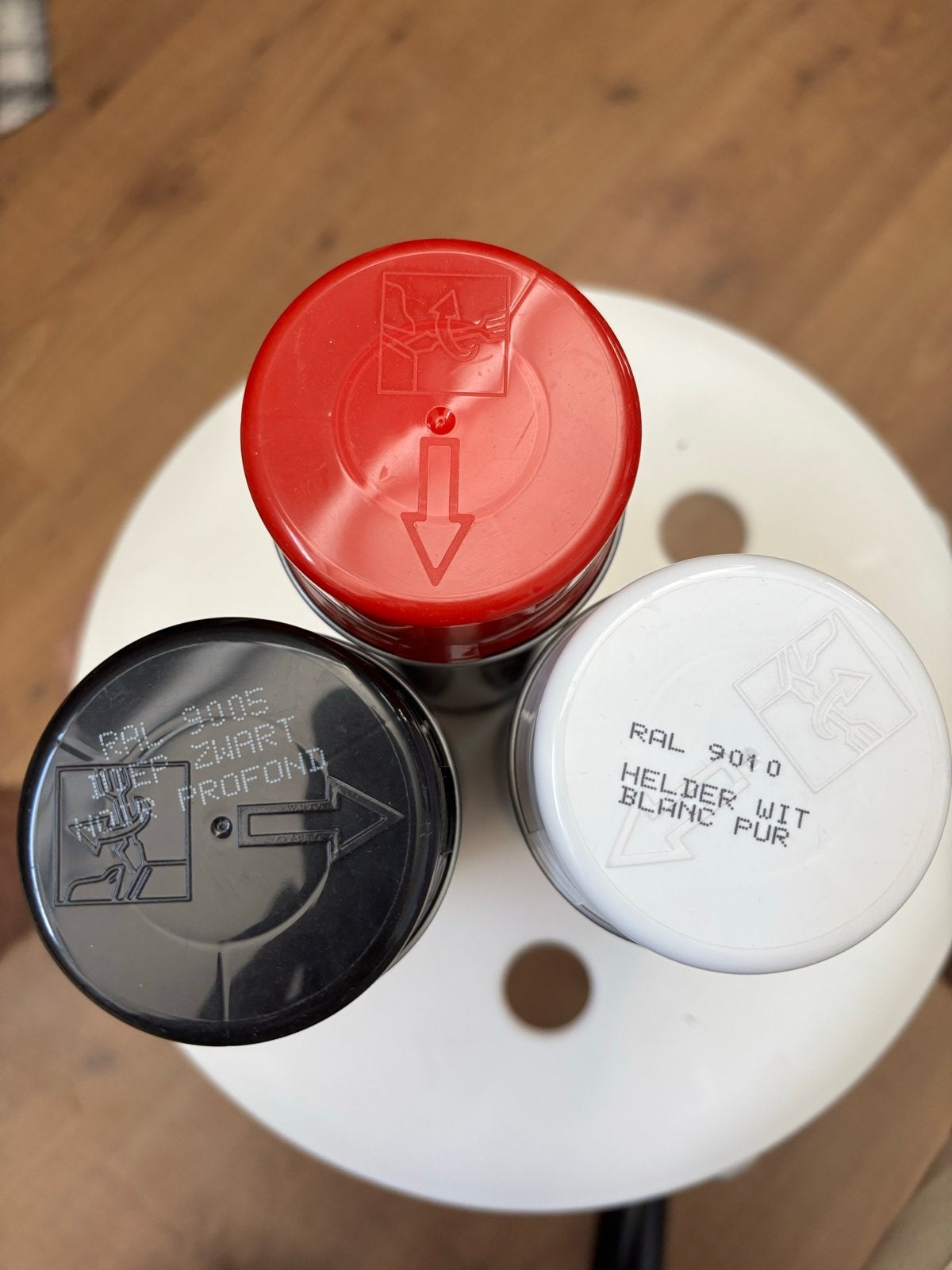 Spuitlak set: rood, zwart en wit hoogglans, Doe-het-zelf en Verbouw, Nieuw, Ophalen of Verzenden, Lak, Minder dan 5 liter