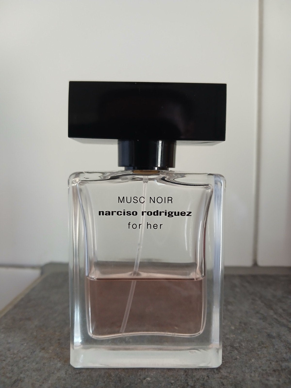 Eau de parfum vrouwen Musc Noir, Sieraden, Tassen en Uiterlijk, Uiterlijk | Parfum, Ophalen, Zo goed als nieuw