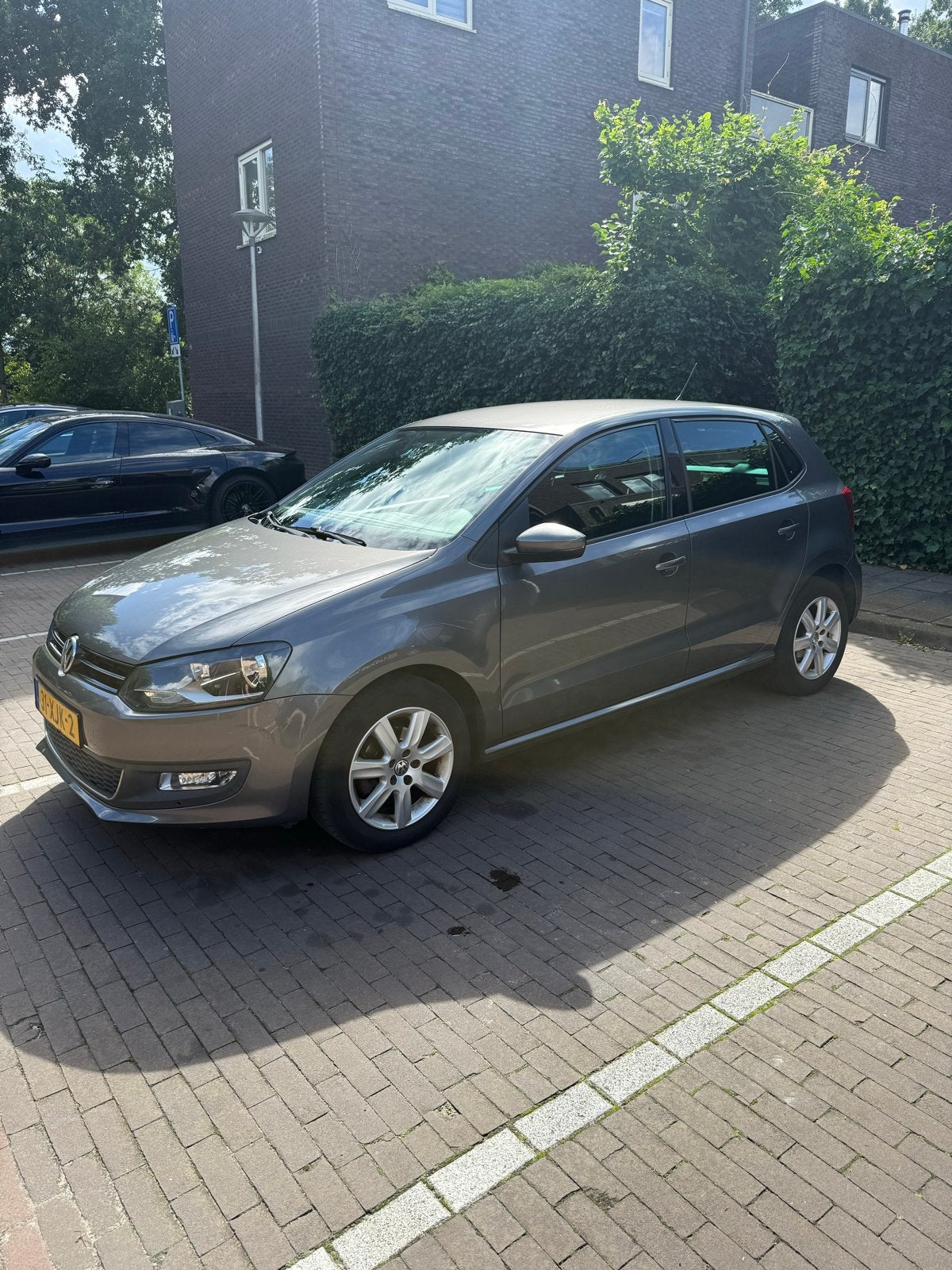 Volkswagen Polo 1.2 TSI 77KW 2012 Grijs, Auto's, Voorwielaandrijving, 40 €/maand, 1200 kg, Handgeschakeld