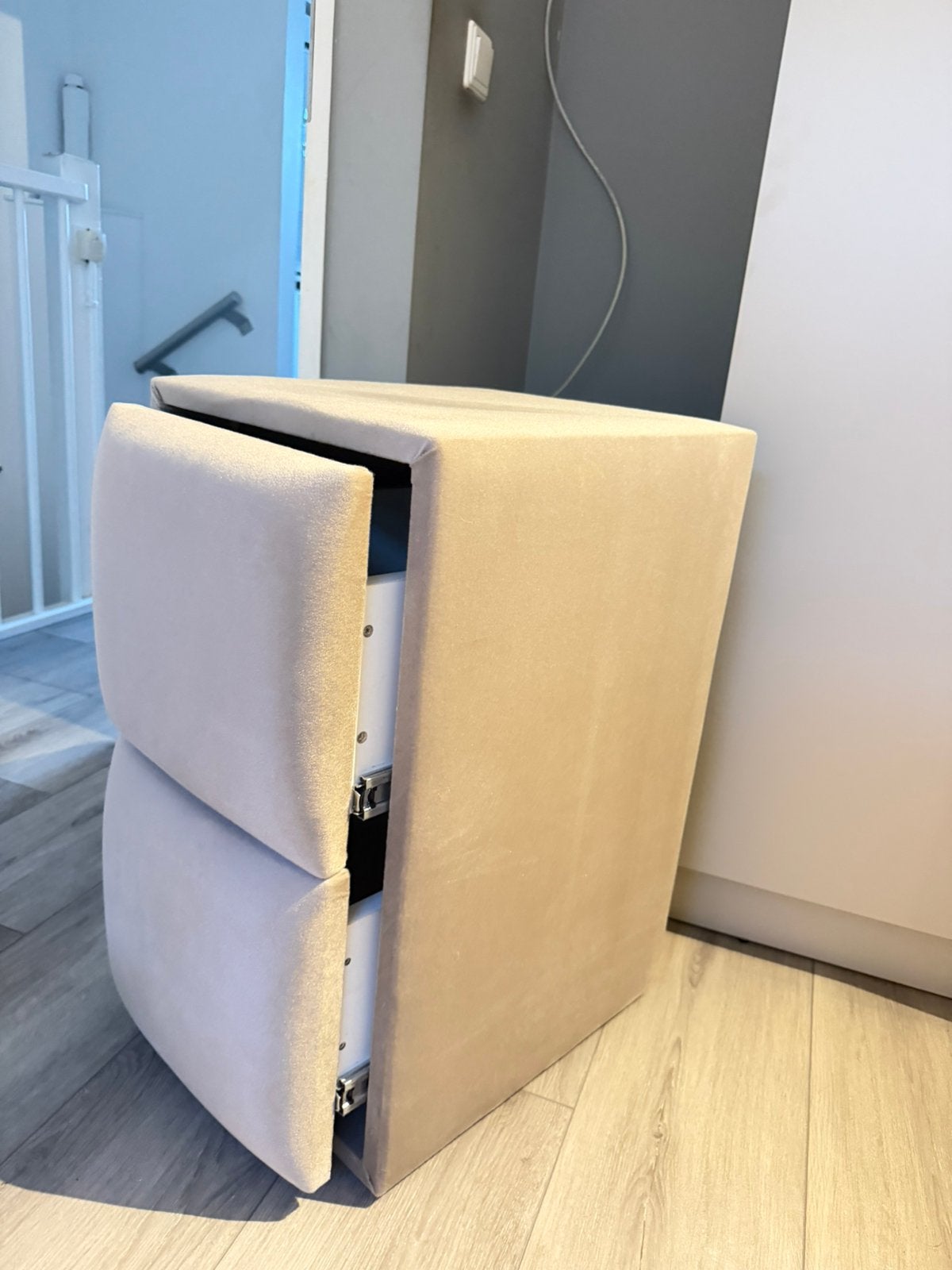 Nachts kastjes, Huis en Inrichting, Ophalen, Zo goed als nieuw, Rechthoekig, Minder dan 50 cm