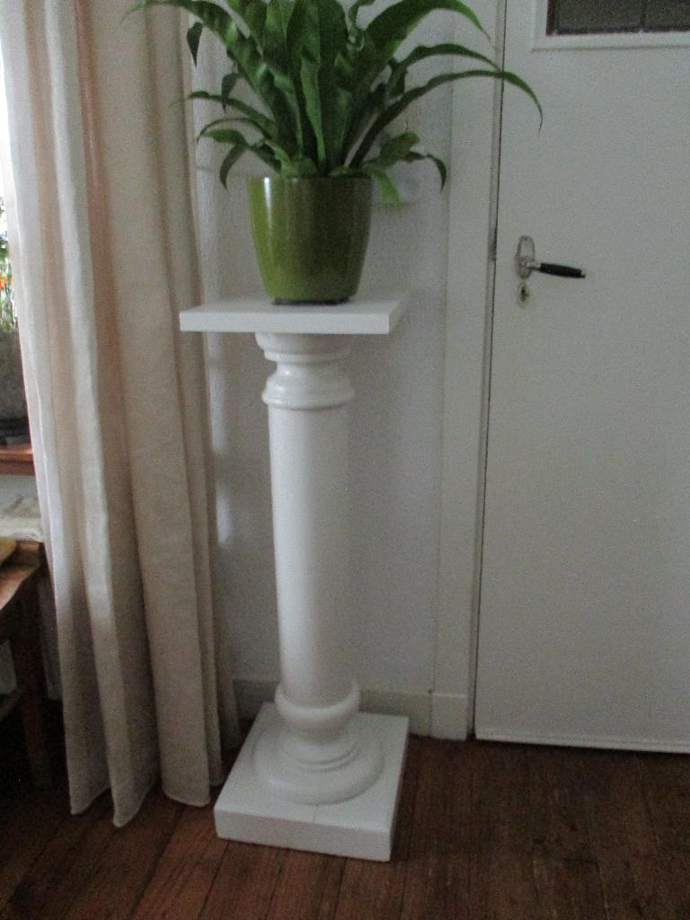 Antieke piedestal, Ophalen