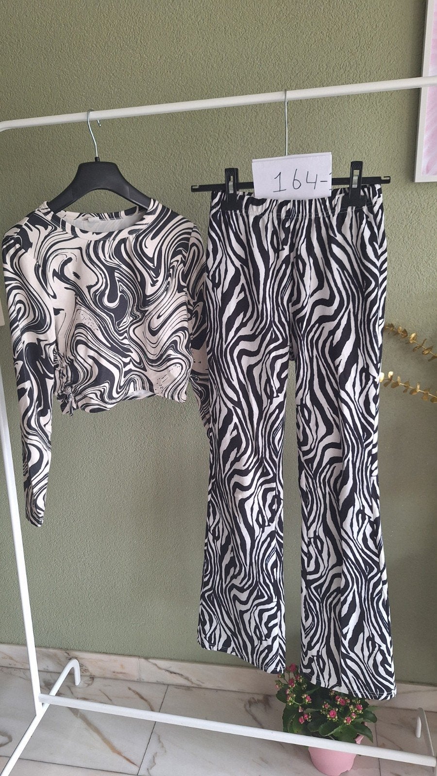 Zebraprint tweedelige set - Broek en Croptop, Ophalen of Verzenden, Zo goed als nieuw, Meisje