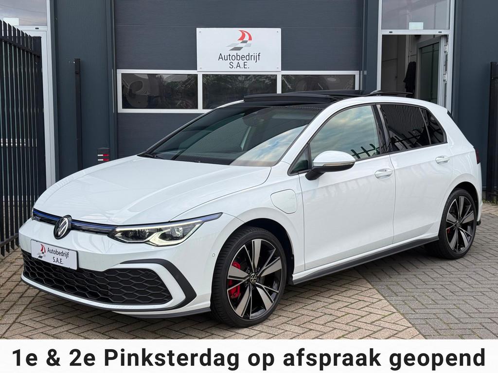 Volkswagen Golf 1.4 eHybrid GTE 245 pk IQ LIGHT PANO SFEER C, Gebruikt, Euro 6, 4 cilinders, Wit