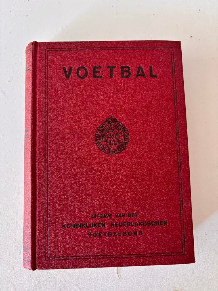 Voetbalboek KNVB - Historisch exemplaar, Antiek en Kunst, Ophalen of Verzenden