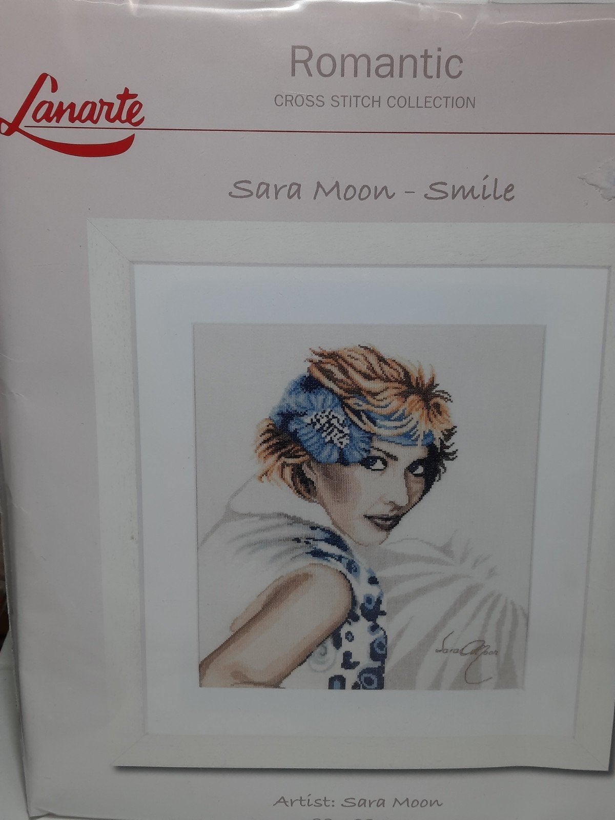 Lanarte Borduurpakket Sara Moon - Smile (33x38 cm), Ophalen of Verzenden, Nieuw, Handborduren, Borduurpakket
