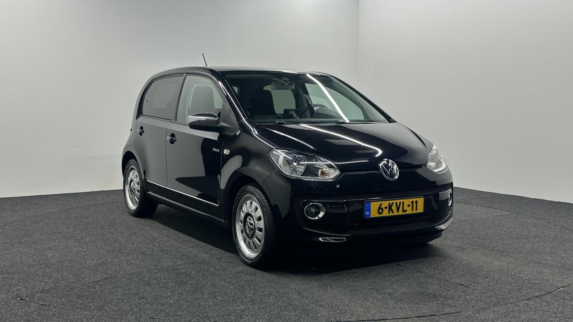 Foto 3 van Volkswagen Up! 1.0 high up! BlueMotion AIRCO PANO NAVI CRUIS
