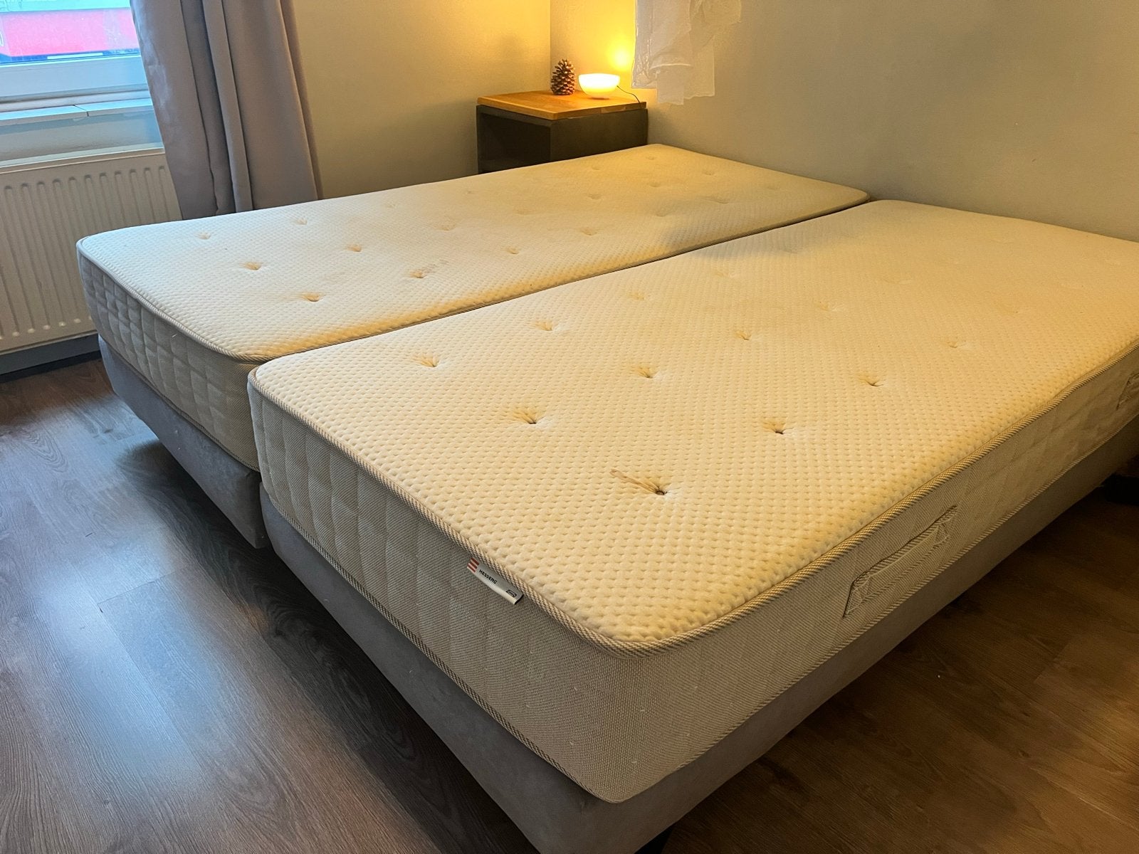 Gratis - Twee IKEA Hesseng matrassen met boxspring (90x200), Ophalen, Gebruikt, 90 cm, Tweepersoons