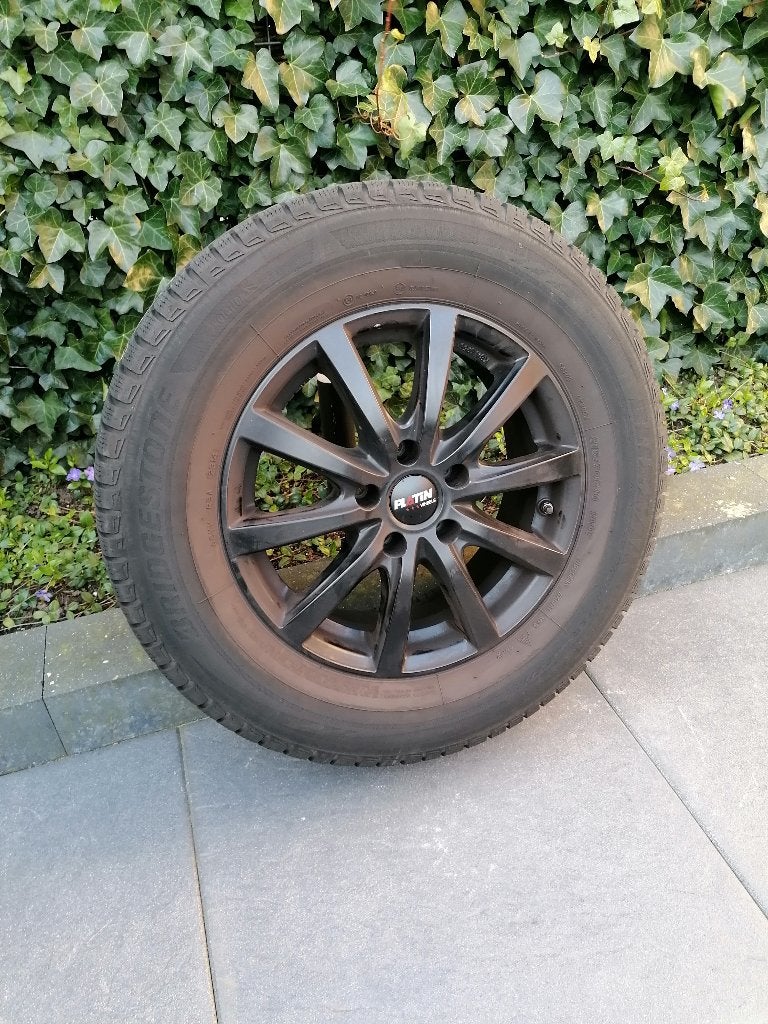 4 stuks licht metalen velgen, zwart, Platin, Ophalen, Gebruikt, Hyundai