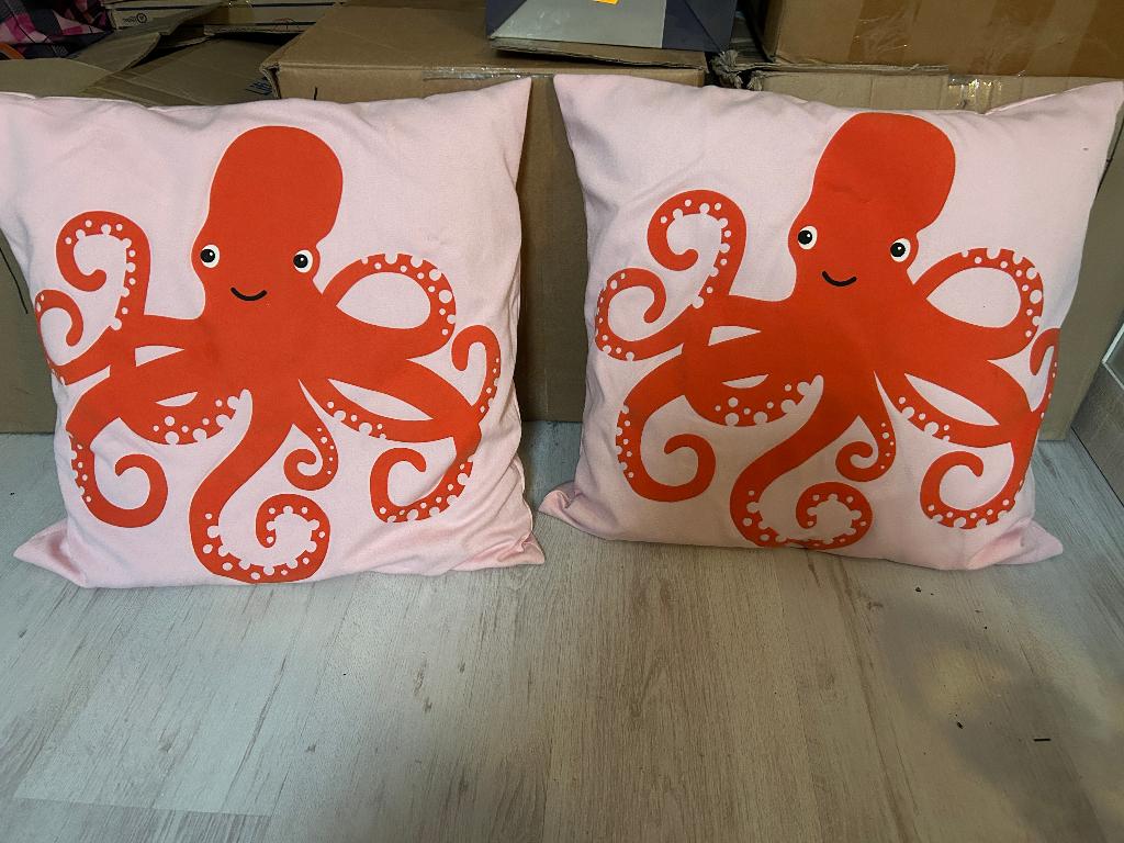 2 kussens inktvis, Huis en Inrichting, Ophalen of Verzenden, Zo goed als nieuw, Roze, Vierkant
