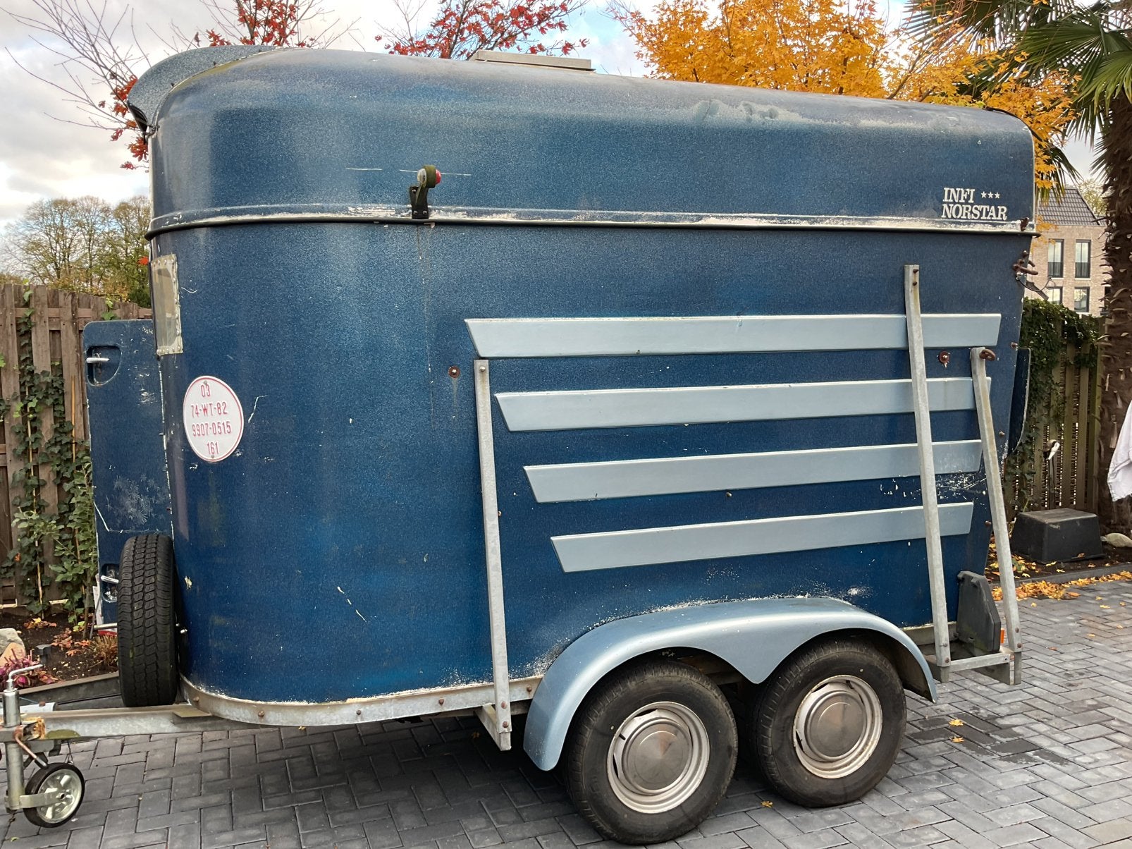 Paardentrailer, Ophalen, Gebruikt, Polyester, 1½-paards trailer