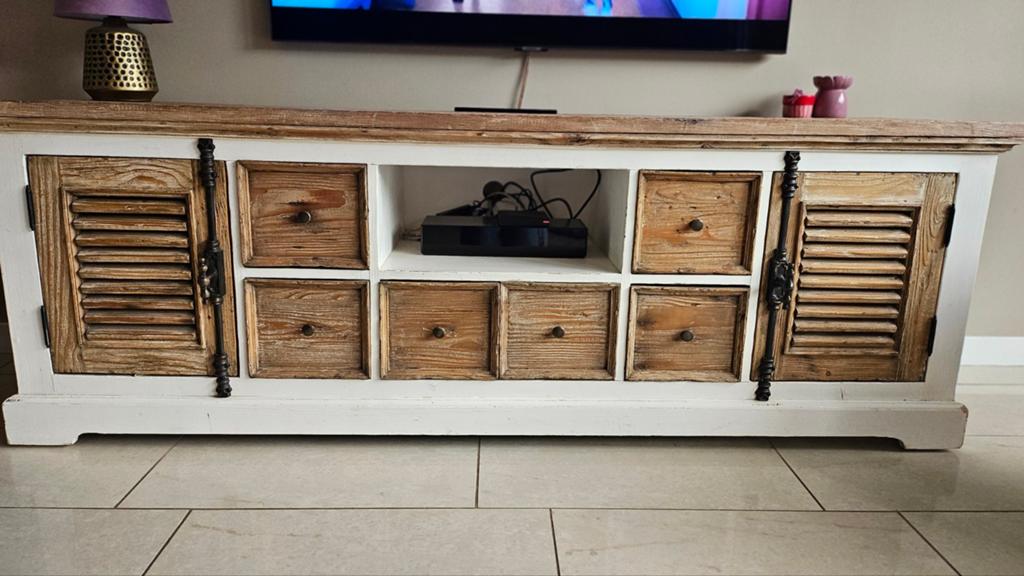 Meubel & Slaaphuys Amanda TV Meubel 190 cm, Gebruikt, 150 tot 200 cm, Ophalen of Verzenden, Rustiek, Landelijk, Brocante