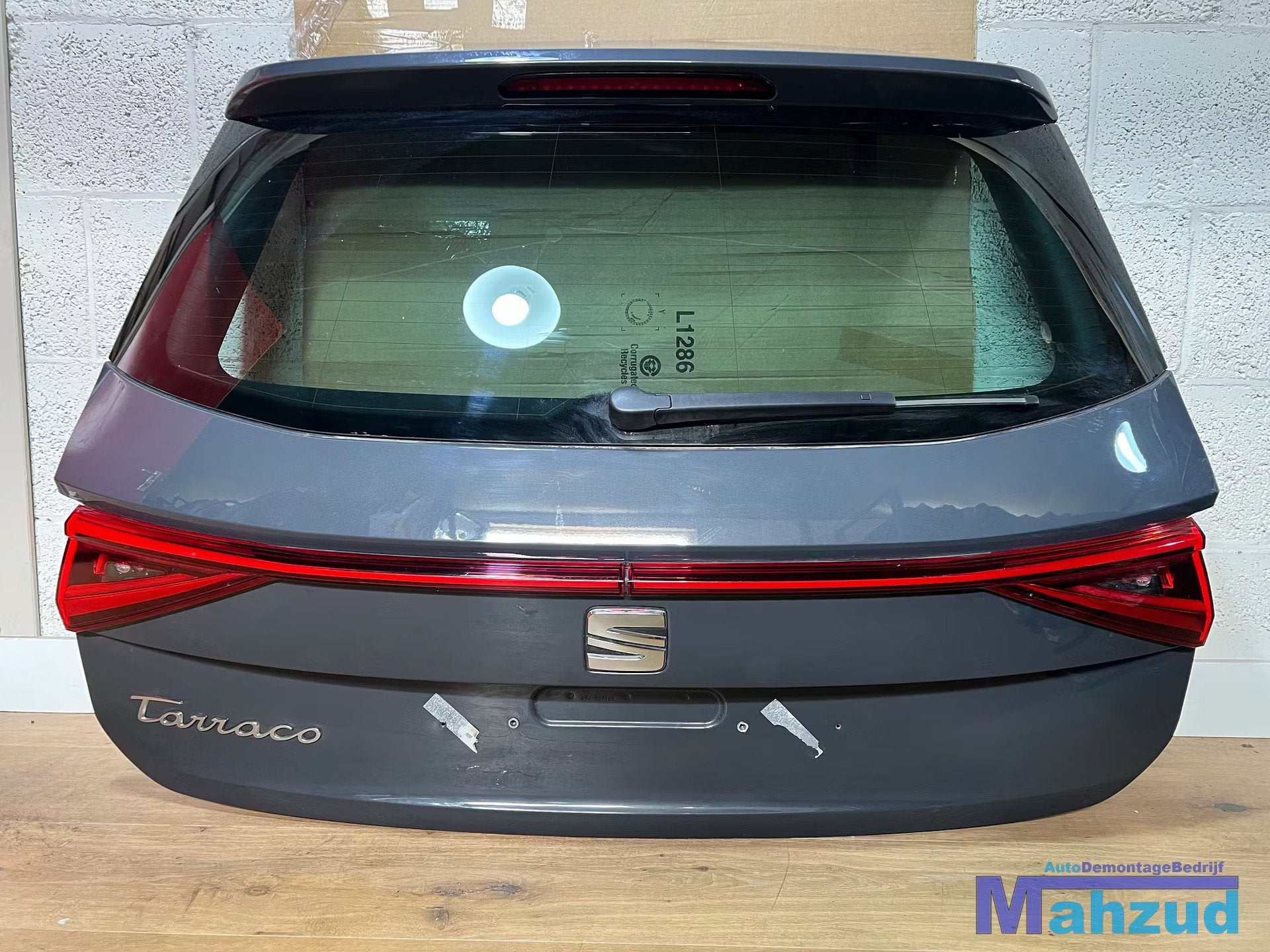 SEAT TARRACO FACELIFT Grijs Achterklep achterlicht 2023-2024, Gebruikt, Deur, Autovia A-2, Km 585 585
08760  Martorell, ES, Ophalen of Verzenden