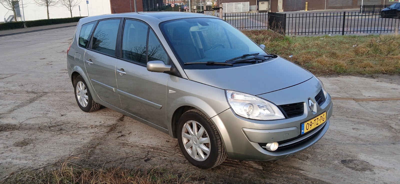 Renault Grand Scenic 2.0 16V 5P AUT 2007 Grijs, Auto's, 1998 cc, 4 cilinders, Automatische klimaatregeling, Origineel Nederlands