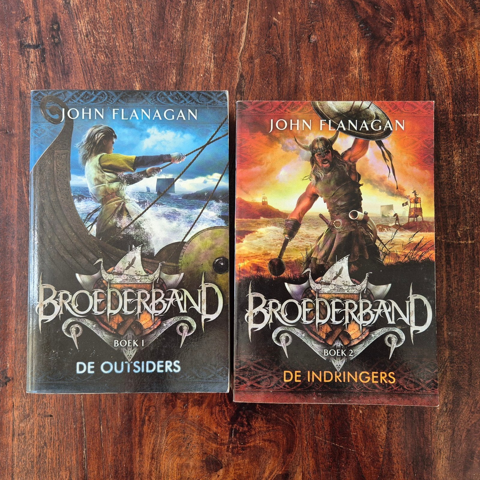 Broederband boek 1 en 2 van John Flanagan, Verzenden, Gelezen, John Flanagan