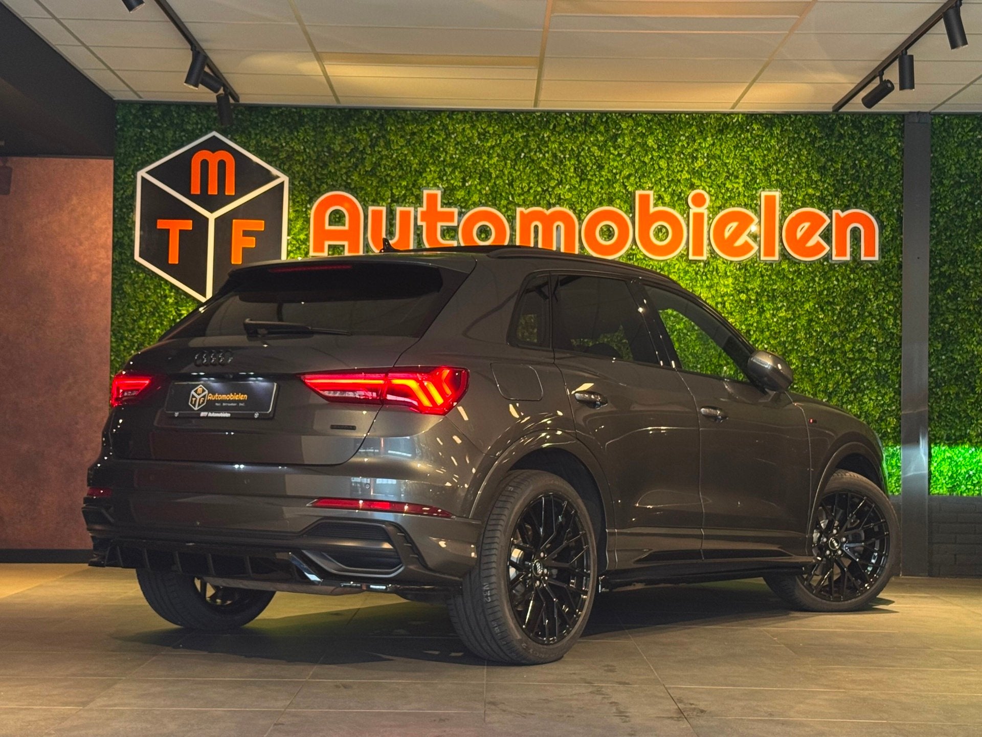 Audi Q3 40 TFSI QUATTRO 3x S-LINE|360CAMERA|MEMORY|PROPVOL!|, Automaat, Dealer onderhouden, Leder en Stof, 14 km/l