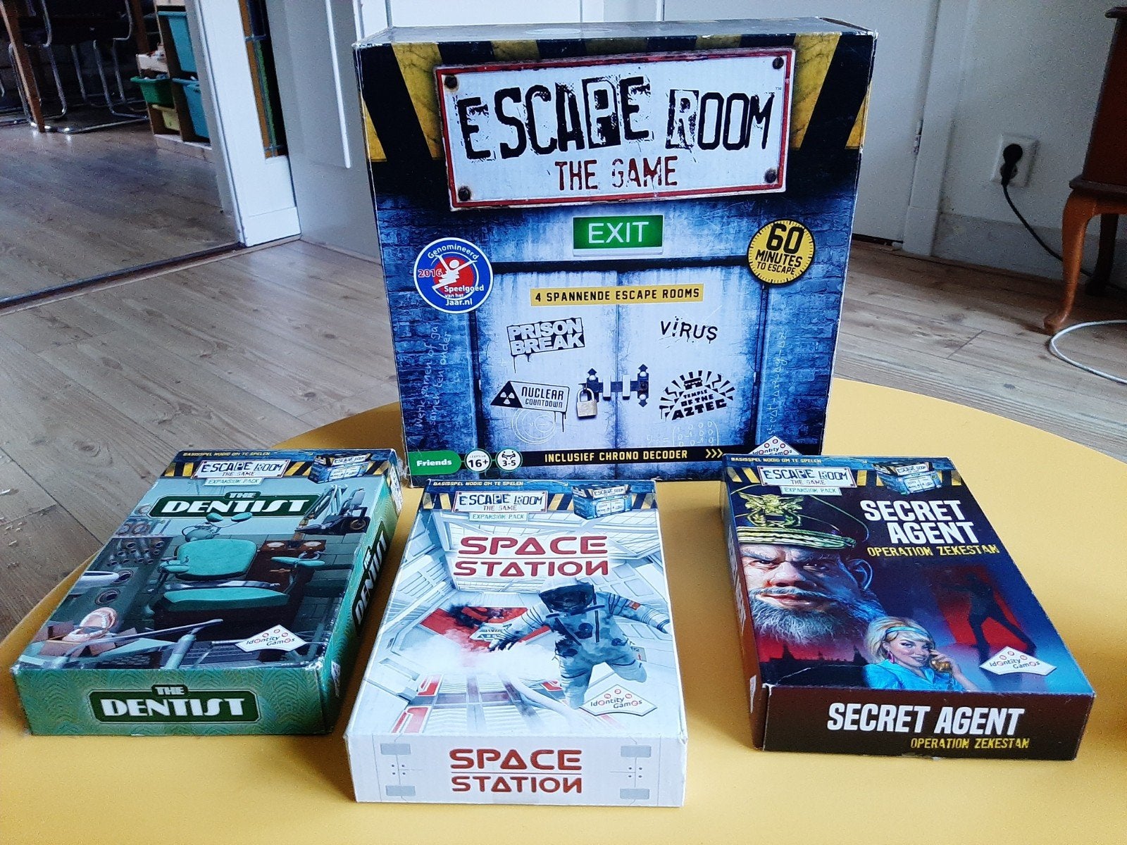 Escaperoom the game + 3 extra scenario's, Ophalen of Verzenden, Gebruikt