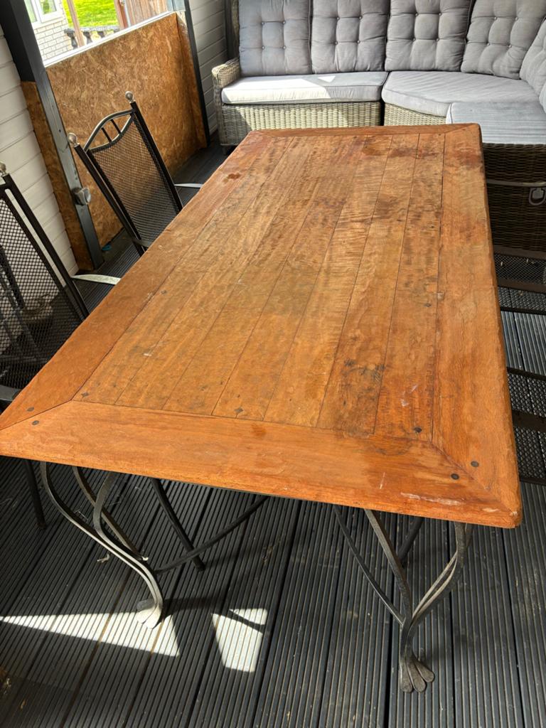 Houten tuintafel met 4 smeedijzer stoelen, Ophalen, Gebruikt, Tuinset, Eettafel