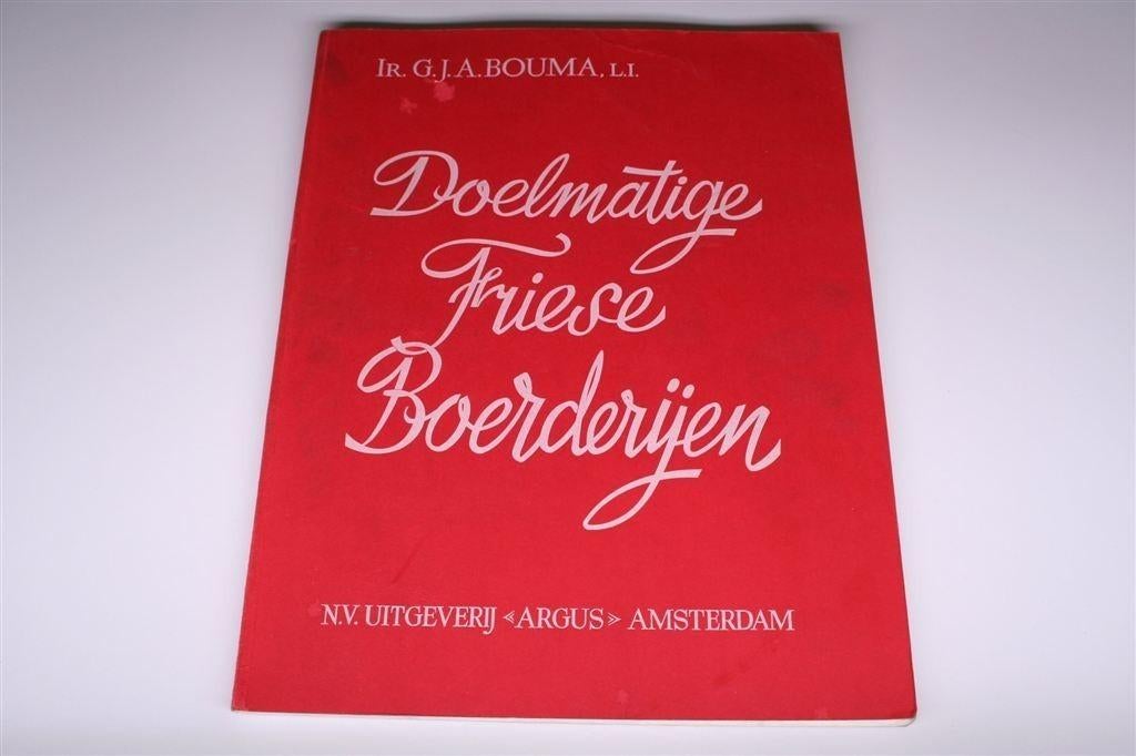Doelmatige Friese Boerderijen [1961] — Veel bouwtekeningen, Boeken, Ophalen of Verzenden, Gelezen