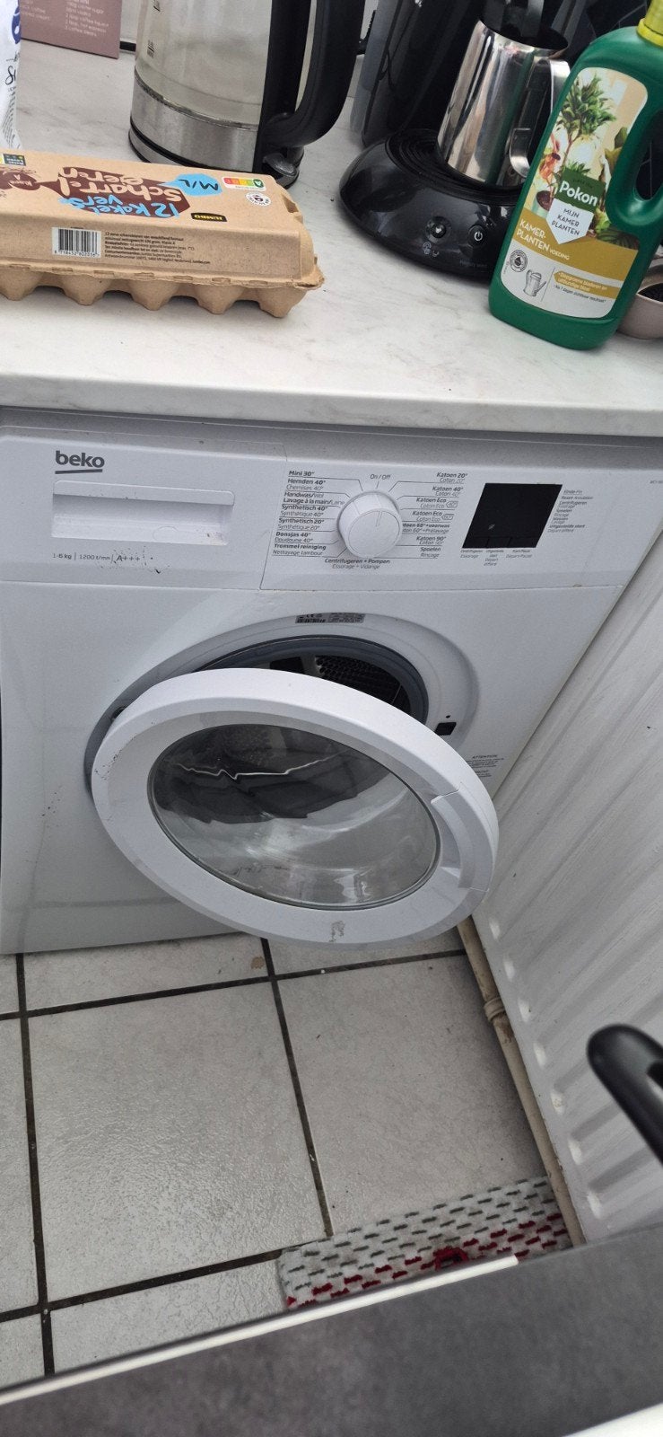 Beko Wasmachine 1-6kg, 1200 toeren, 5 jaar oud, Ophalen, 4 tot 6 kg, Energieklasse A of zuiniger, Voorlader