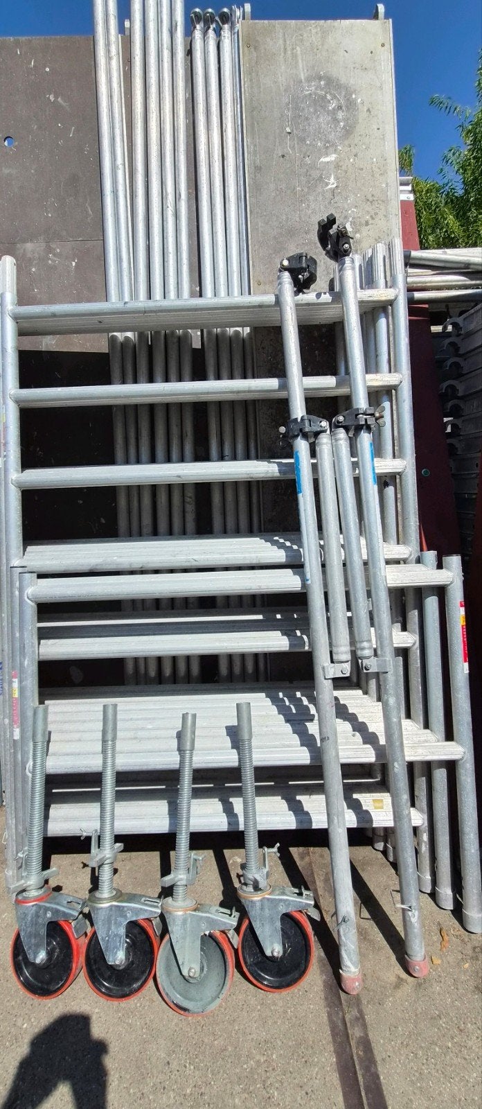Te koop Rolsteiger werkhoogte 8.20 euroscaffold, Ophalen of Verzenden, Euroscaffold, Rolsteiger of Kamersteiger, 5 meter of hoger