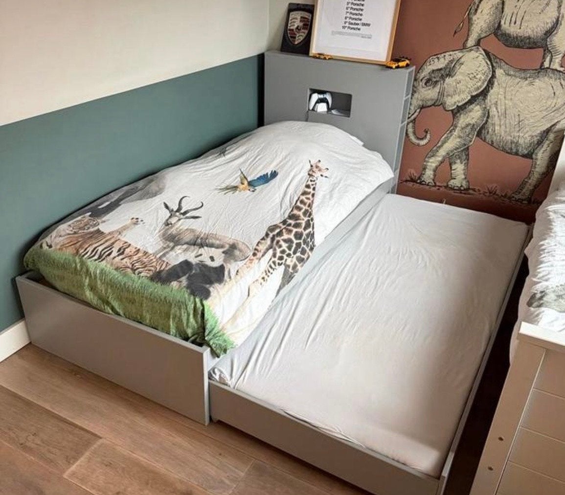 Vt wonen set: kast, bed en bureau, Ophalen of Verzenden, Gebruikt, Jongetje of Meisje