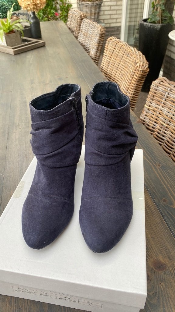 Enkellaarsjes Blauw suède Maat 40, Kleding | Dames, Blauw, Ariane, Lage of Enkellaarzen, Ophalen of Verzenden