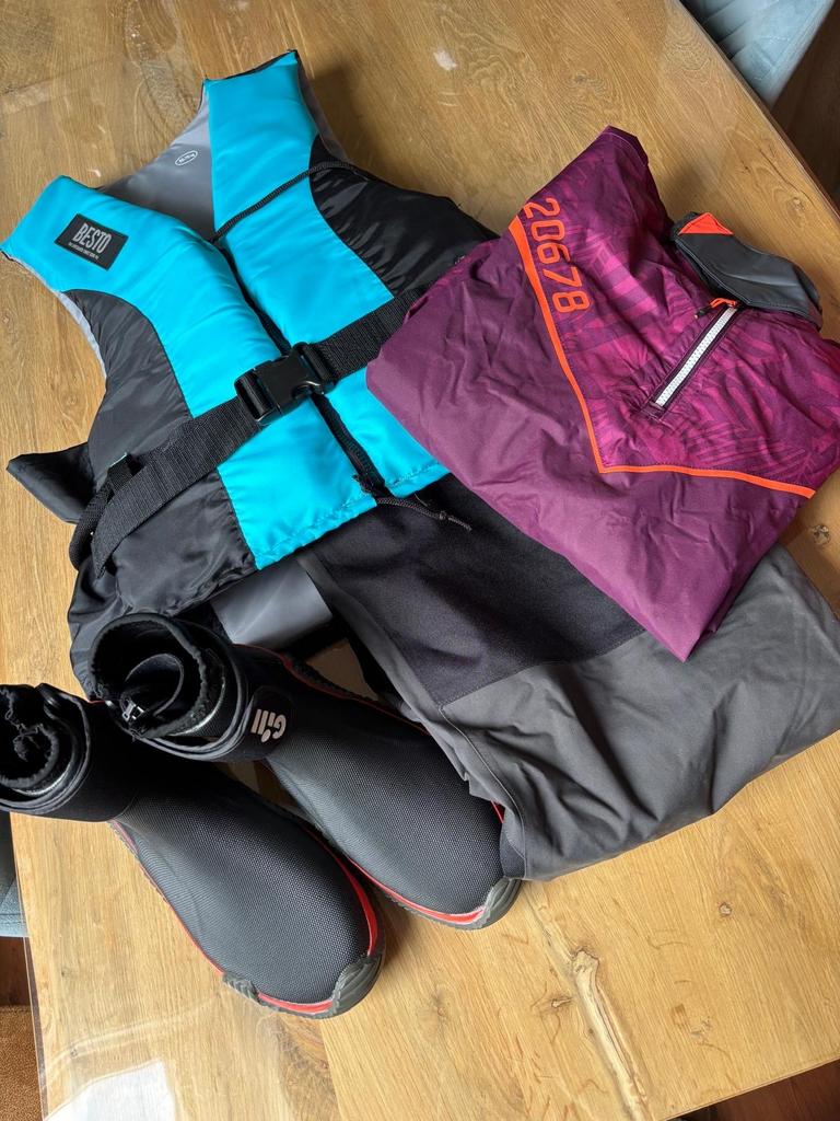 Zeil kleding, Watersport en Boten, Watersportkleding, Ophalen, Zo goed als nieuw, Dame of Heer, Zeil- of Surfschoenen