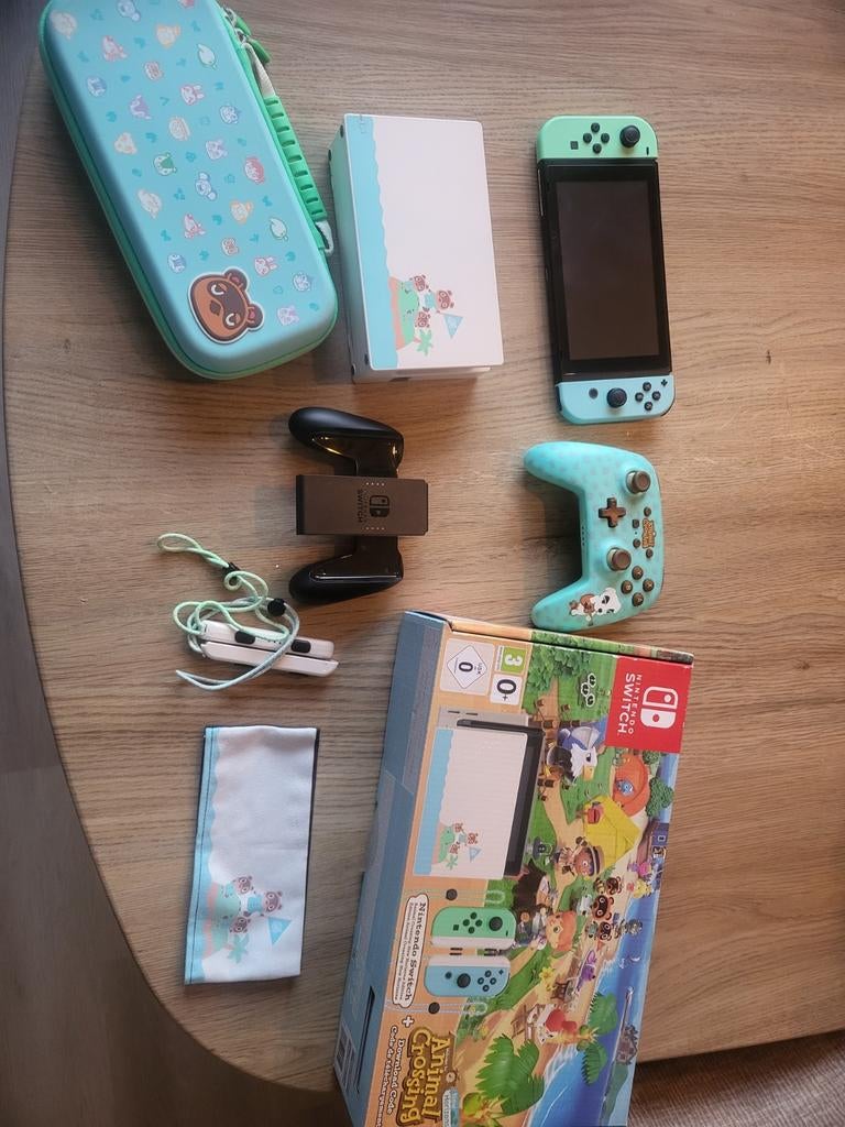 Animal Crossing Nintendo Switch met controller en hoes, Ophalen of Verzenden, Zo goed als nieuw