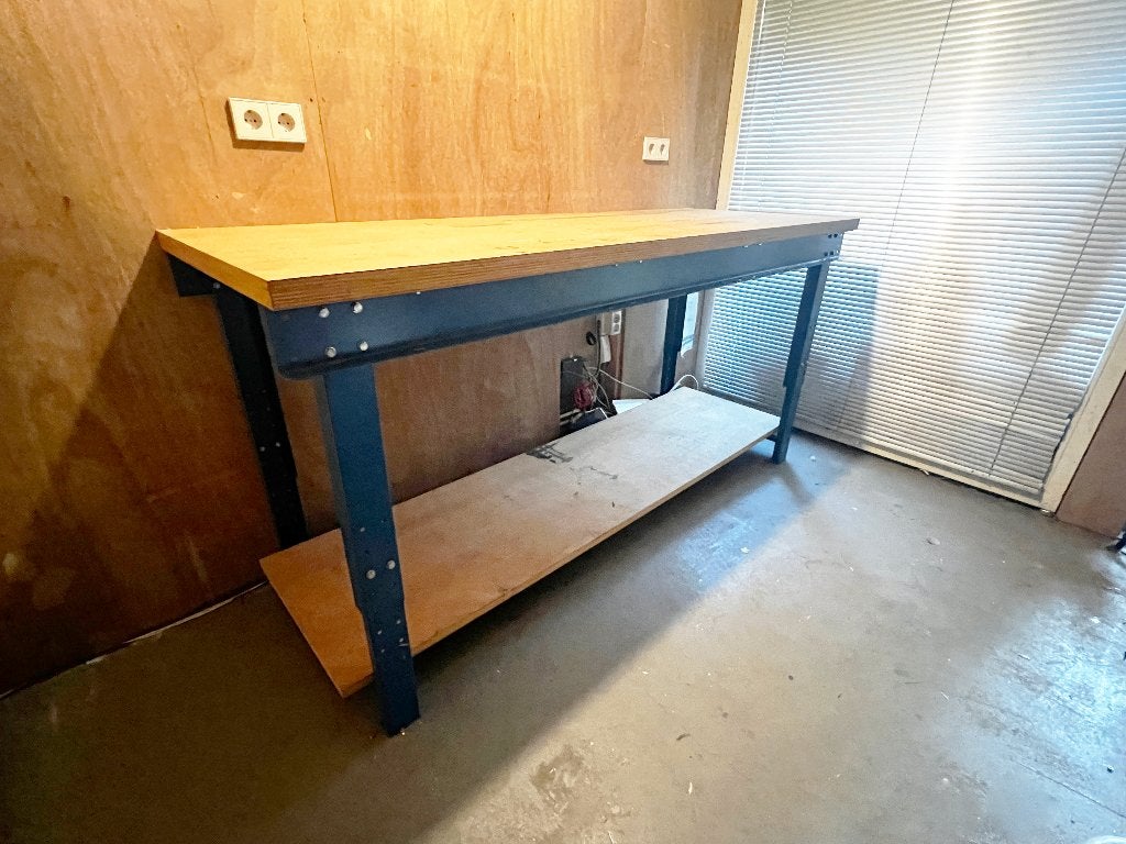 Robuuste industriële werkbank / werktafel, Ophalen, Gebruikt