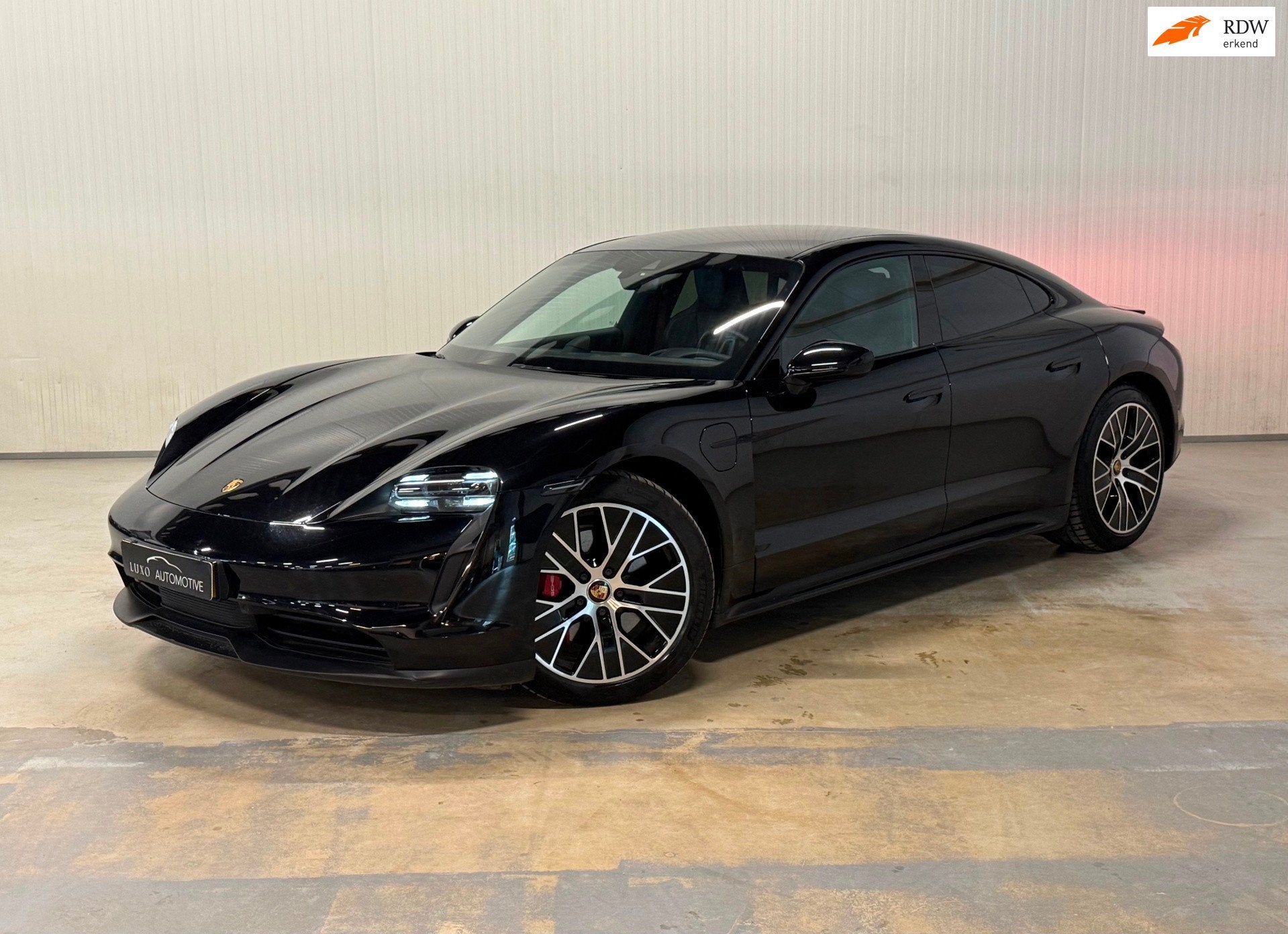 Porsche Taycan 4S Performance 84 kWh | NAP | SPORT CHRONO |, Auto's, Porsche, Dealer onderhouden, Gebruikt, 4 stoelen, Zwart