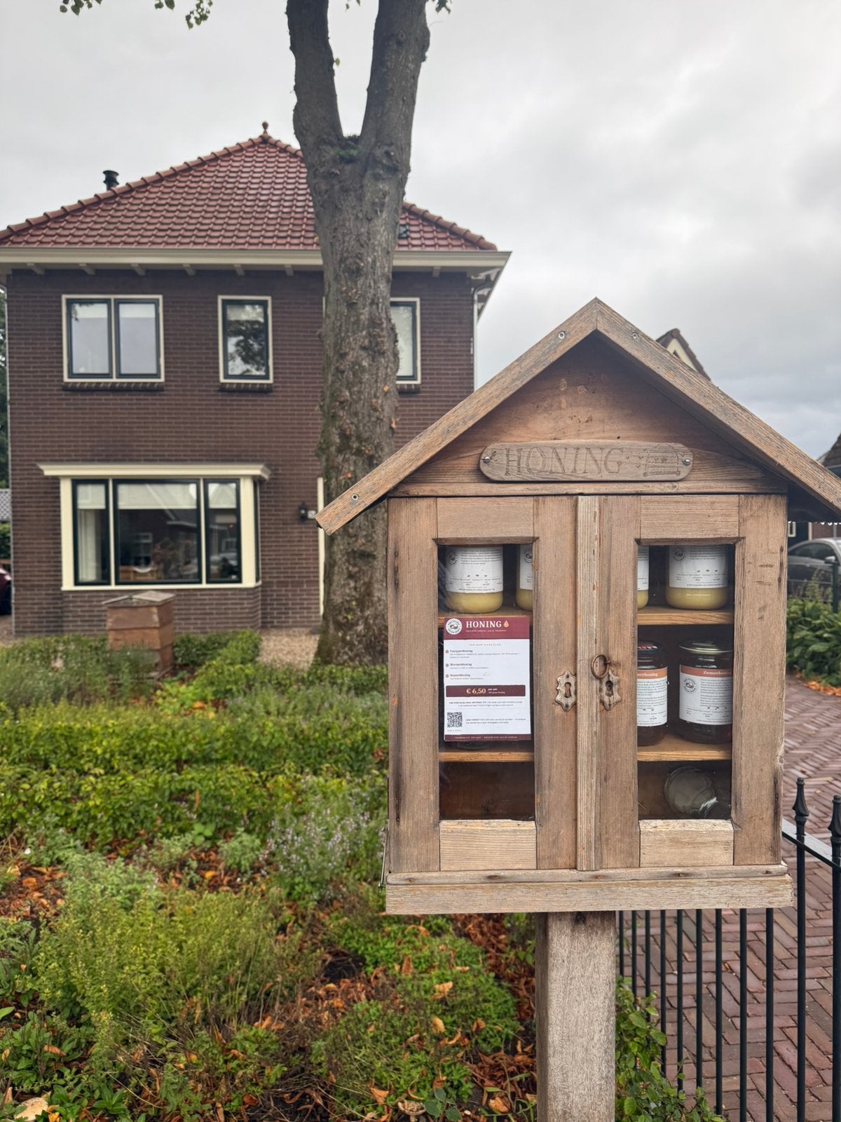 Honing te koop, Diversen, Ophalen