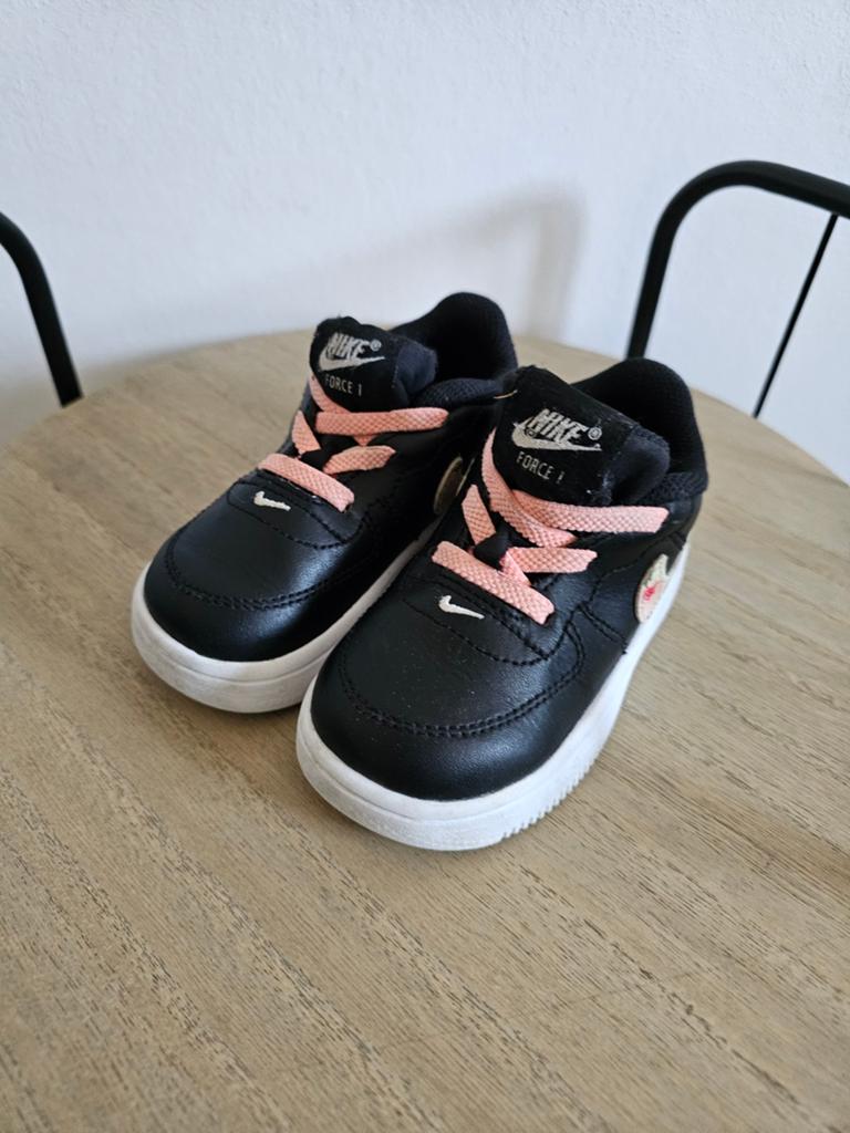Nike force maat 22, Schoentjes, Meisje, Ophalen of Verzenden, Zo goed als nieuw
