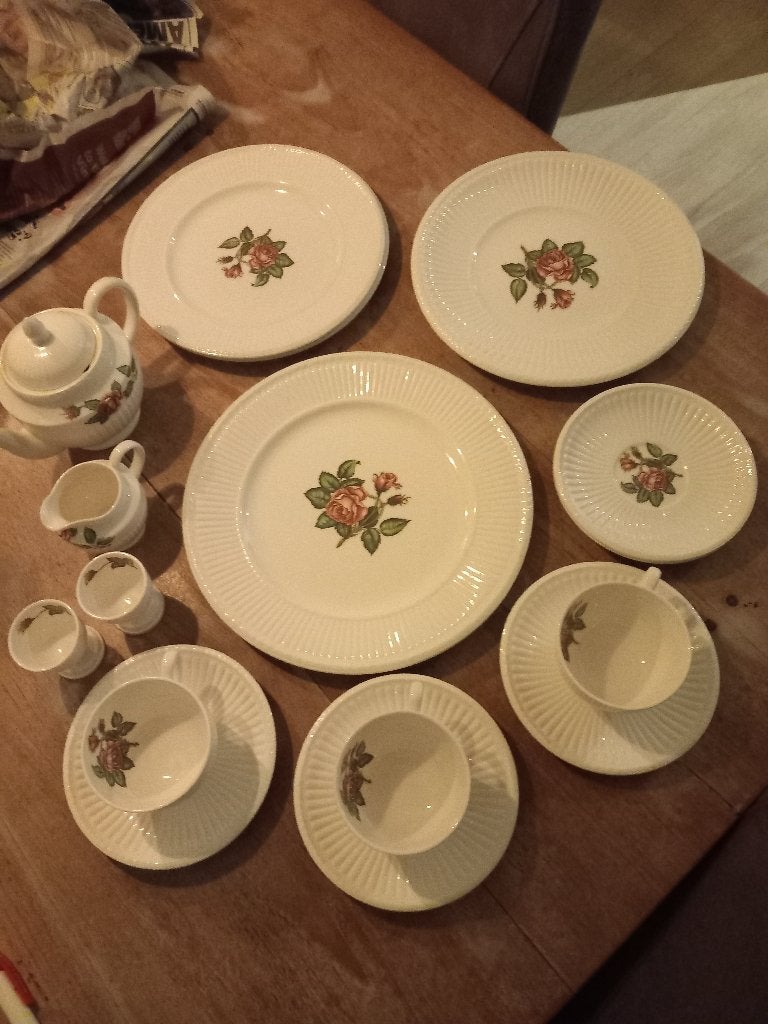 Wedgewood Moss Rose servies., Huis en Inrichting, Keuken | Servies, Overige typen, Ophalen of Verzenden, Zo goed als nieuw, Wedgwood