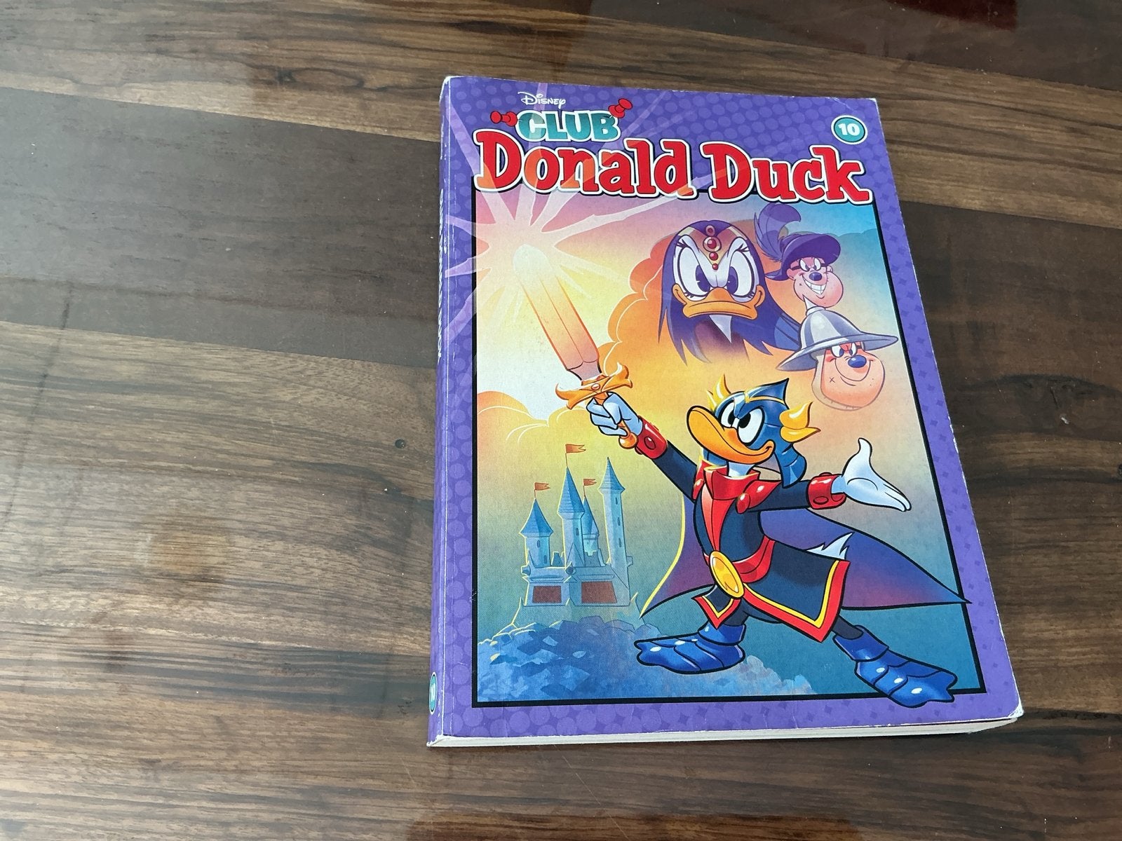 Disney Club Donald Duck - Nummer 10, Eén stripboek, Ophalen of Verzenden, Gelezen