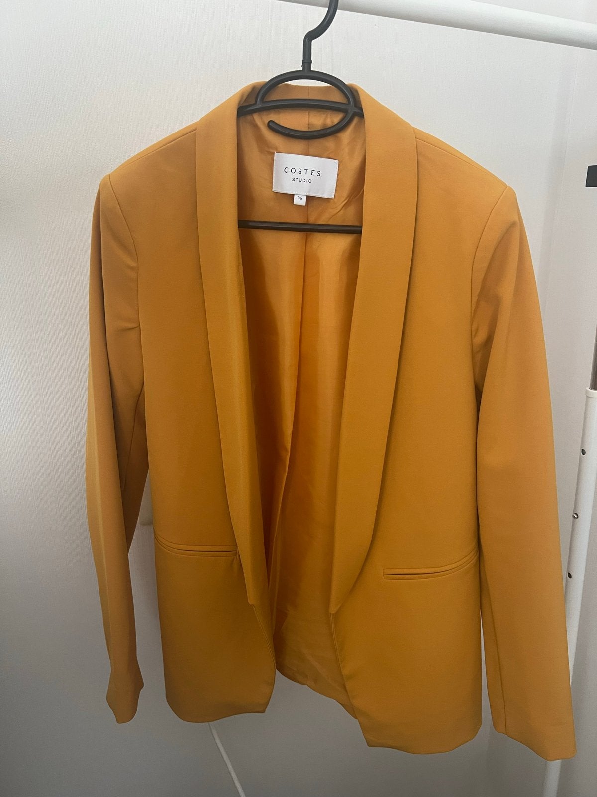 Mosterdgele blazer van Costes, maat 36 - Nieuw!, Kleding | Dames, Geel, Nieuw, Ophalen of Verzenden, Jasje