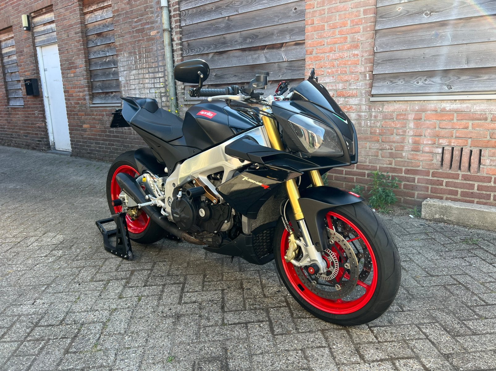 Aprilia Tuono V4R APRC, Sportuitlaat, Occasion, 4 cilinders, Motorrijbewijs A