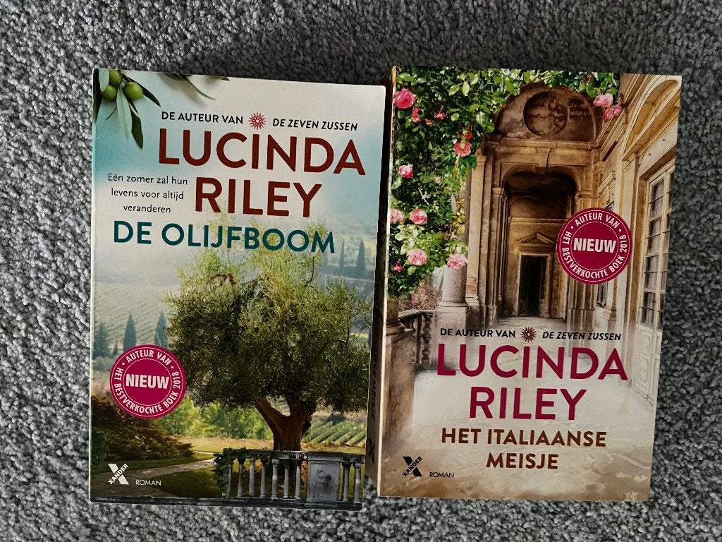 2 Nederlandse boeken van Lucinda Riley, Gelezen, Lucinda Riley, Ophalen of Verzenden, Nederland