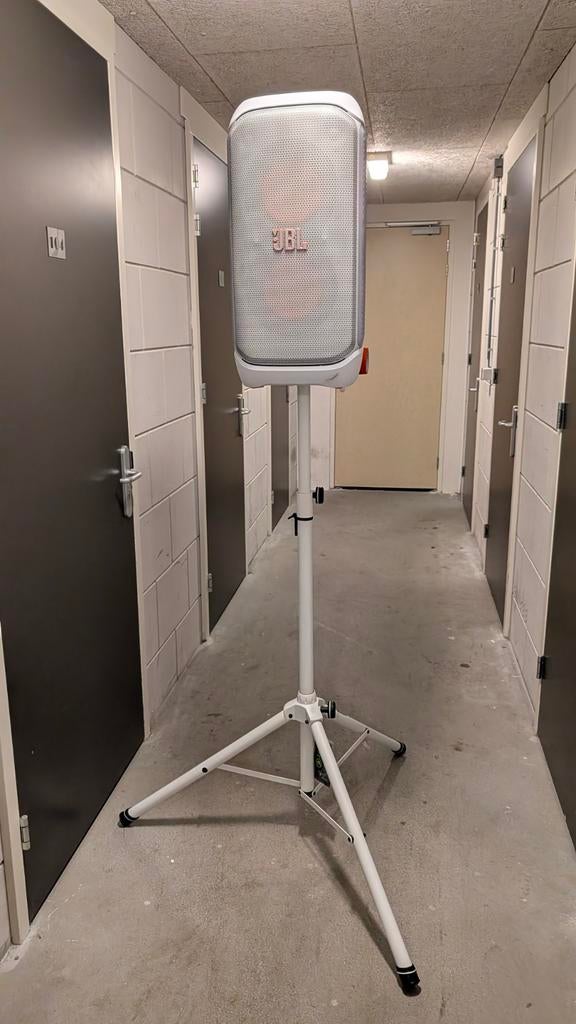 Te huur: JBL PartyBox Stage 320, statief, 2 mics in Den Haag, Audio, Tv en Foto, Luidsprekers, Ophalen, JBL, Overige typen, Zo goed als nieuw