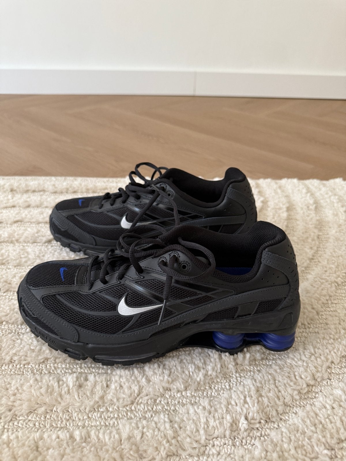 Nike Shox Ride 2 Zwart/Metallic Zilver - Maat 42, Zwart, Nieuw, Ophalen of Verzenden, Sneakers of Gympen