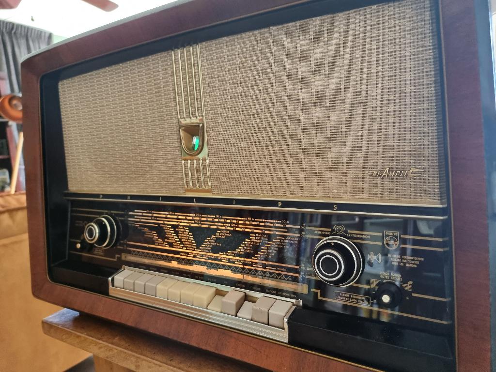 pracht Philips B7X63A 1ste auto zenderzoeker optie Bluetooth, Antiek en Kunst, Antiek | Tv's en Audio, Ophalen of Verzenden