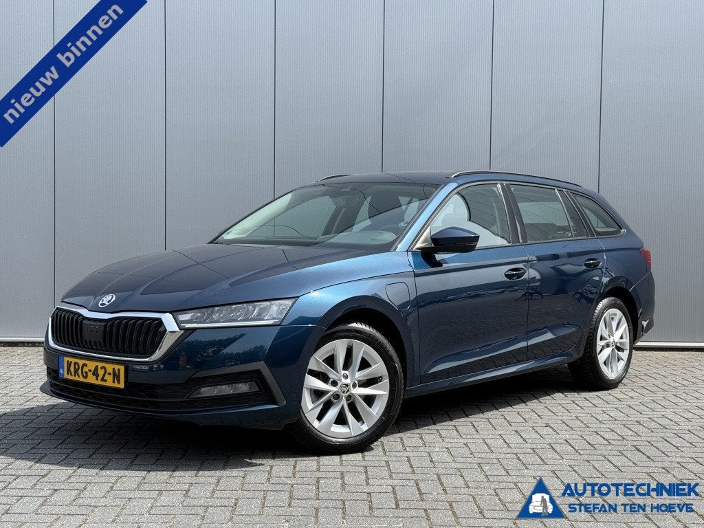 Skoda Octavia Combi 1.4 TSI iV Business Carplay Plug-in stoe, Auto's, Skoda, 12 maanden, Gebruikt, Euro 6, 4 cilinders