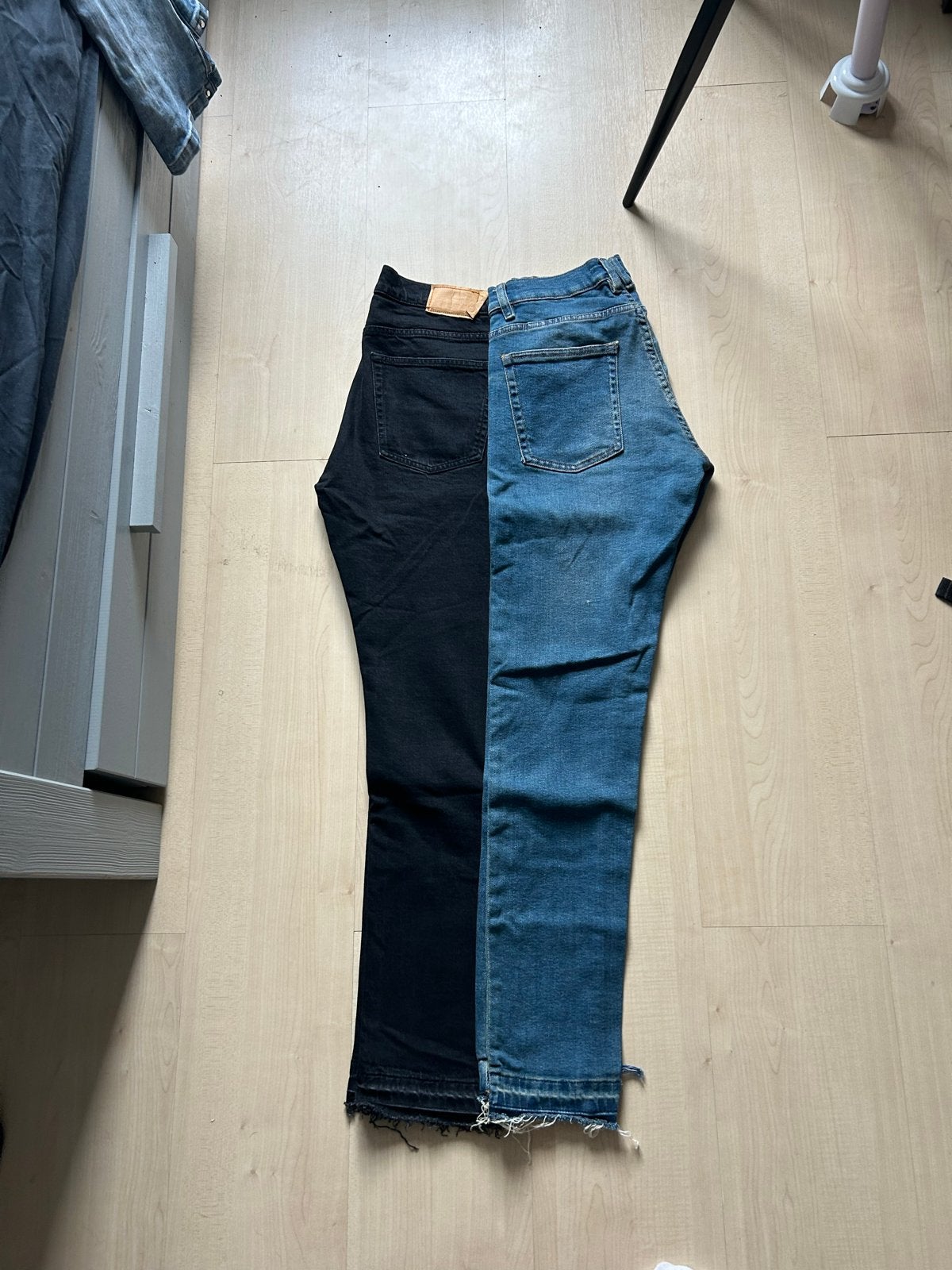 Unieke two-tone jeans: zwart en blauw flared, Ophalen of Verzenden, Gedragen, Overige kleuren, Overige jeansmaten