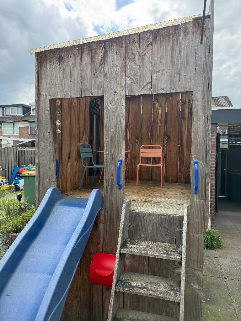 Speelhuis van hout met glijbaan en trap, Ophalen, Gebruikt, Hout