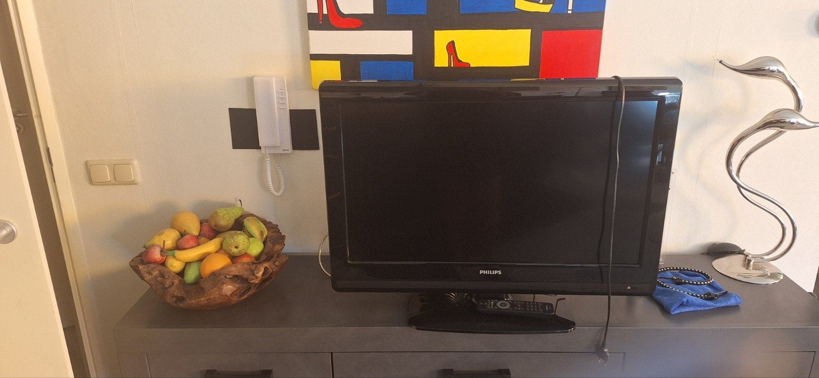 Mooie Philips tv met verstelbare Lippert muurbeugel, Ophalen, Philips, 50 Hz, Zo goed als nieuw